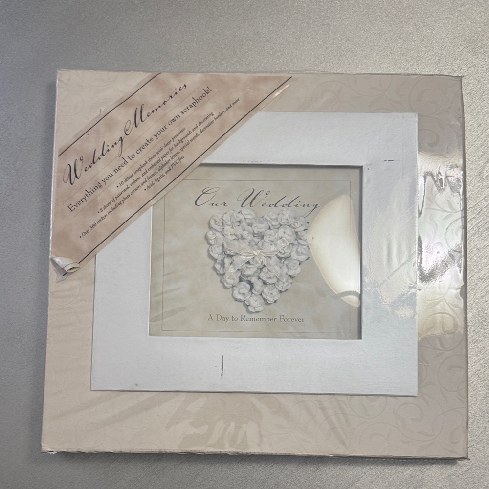 Target Cream Decorative Album - Picture 4 of 14